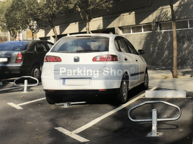 Topes de estacionamiento de ACERO modelo EXTRA - Parking Shop – productos  de señalización, protección y seguridad vial