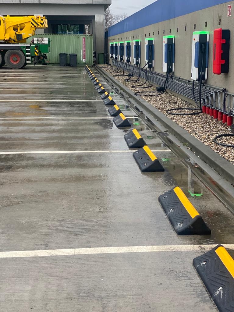 Topes de estacionamiento de caucho para autobuses - camiones- Modelo HERCULES