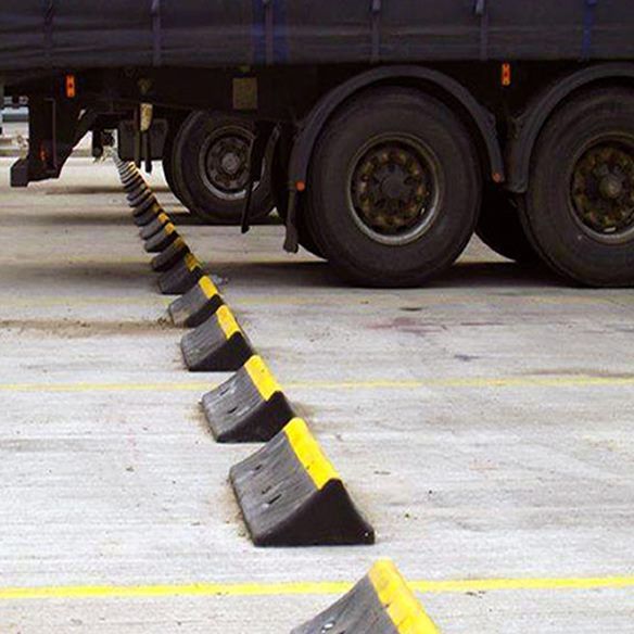 Topes de estacionamiento de caucho para autobuses - camiones- Modelo HERCULES - Imagen 3